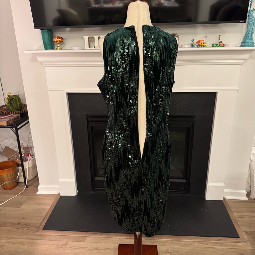 Tahari by Arthur S. Levine Emerald Green Sequin Cocktail Dress – Size 10 - Picture 7 of 11